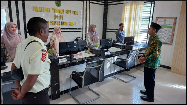 Briefing Pagi PTSP Oleh Kasubbag Kepegawaian dan Ortala Mahkamah Syar`iyah Langsa