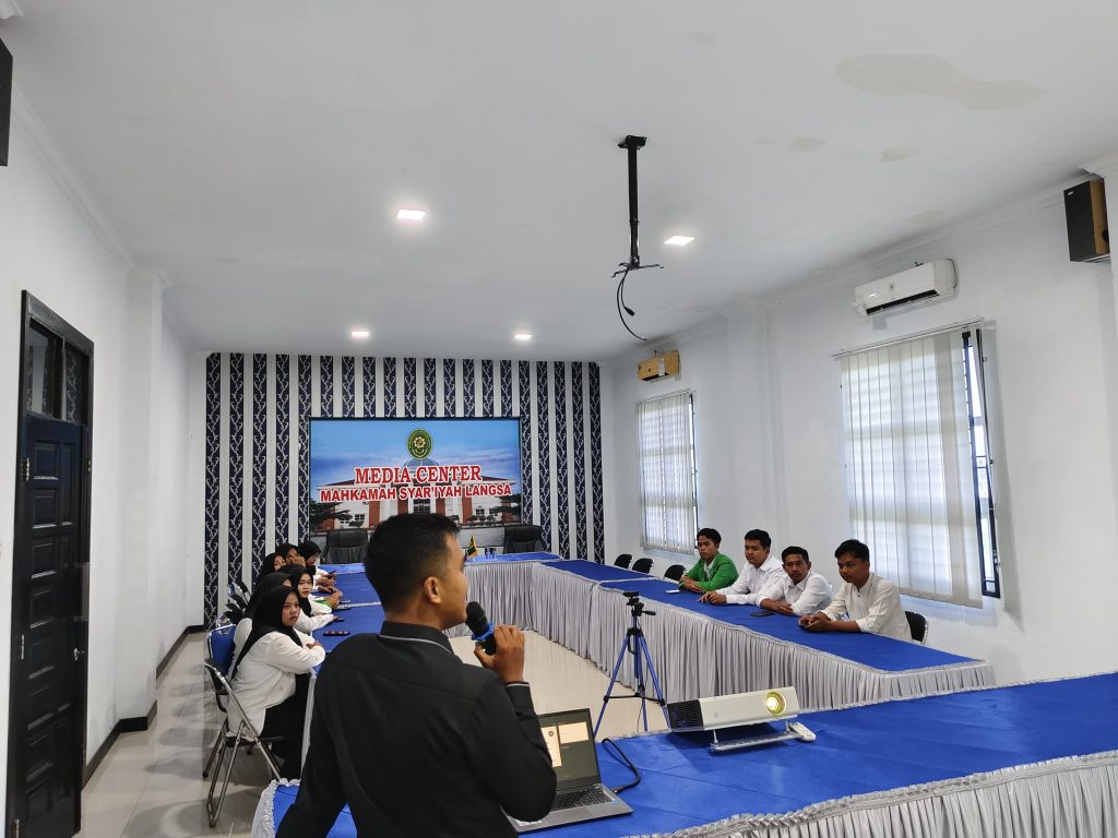 Tingkatkan Pengetahuan Hukum, Mahasiswa Magang di Mahkamah Syar’iyah Langsa Mendapatkan Bimbingan dan Pengarahan