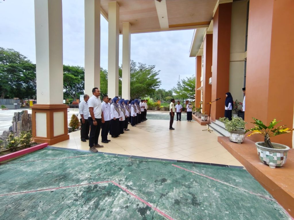 Hakim Mahkamah Syar’iyah Langsa Menjadi Pembina Apel Senin Pagi