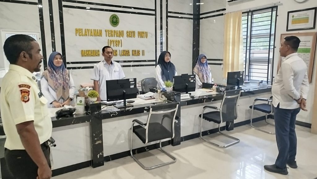 Briefing Pagi Petugas PTSP Oleh Panitera Muda Jinayat MS Langsa