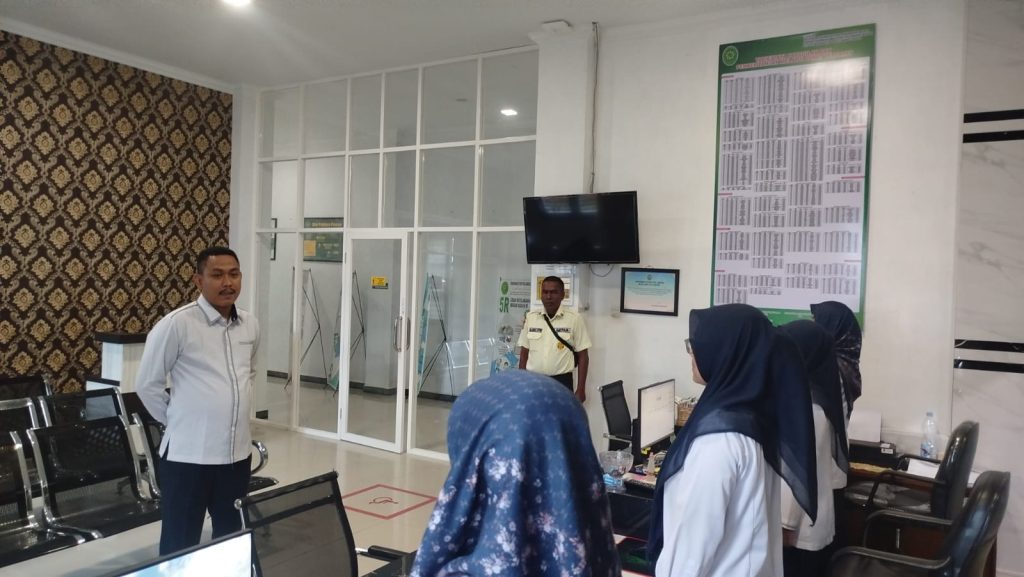Briefing Pagi Petugas PTSP Oleh Panitera Muda Jinayat MS Langsa