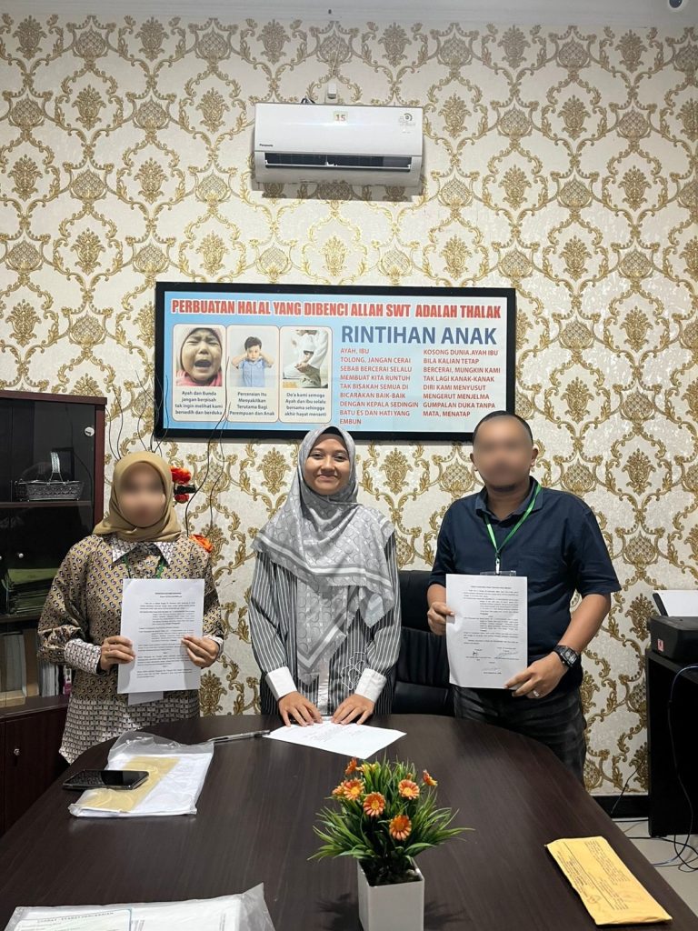 Semangat Pelayanan: Hakim Mahkamah Syar'iyah Langsa Beri Motivasi Pada Petugas PTSP