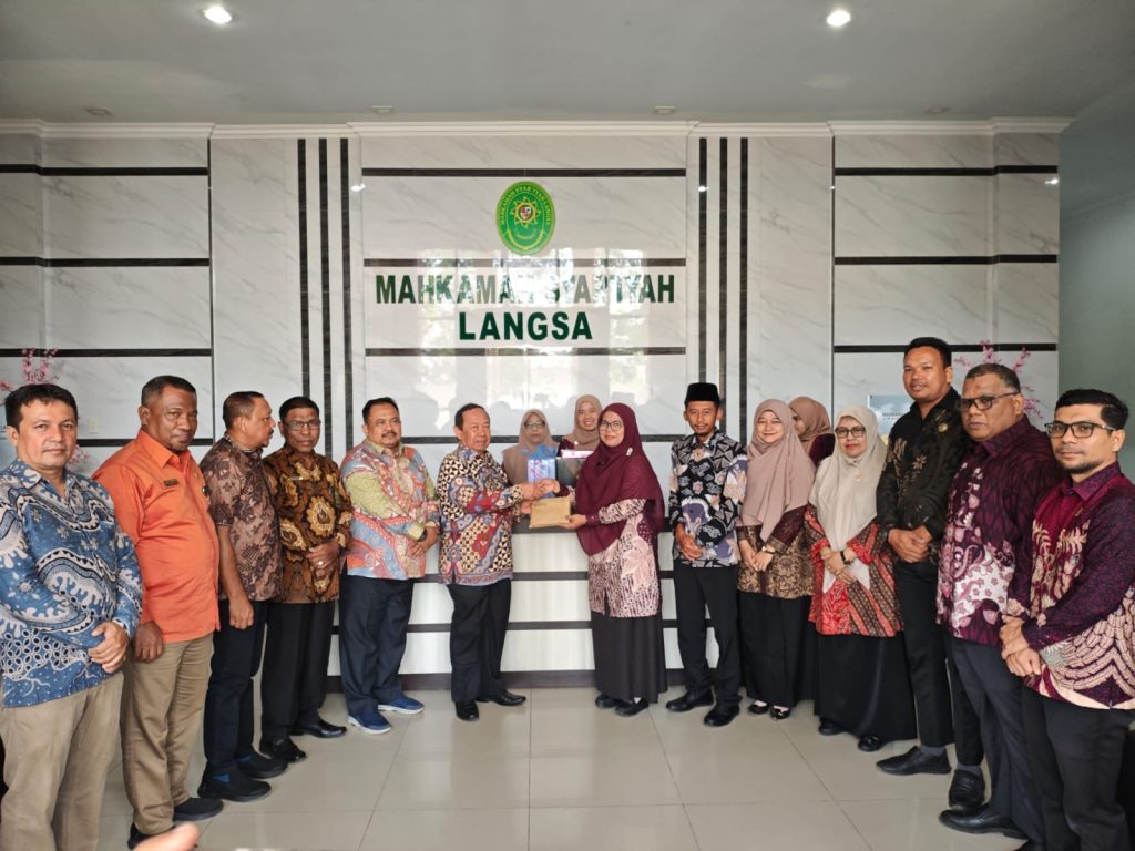 Tingkatkan Kualitas Layanan, Bapak Rasyadi, S.H. Berikan Arahan Khusus di PTSP MS Langsa