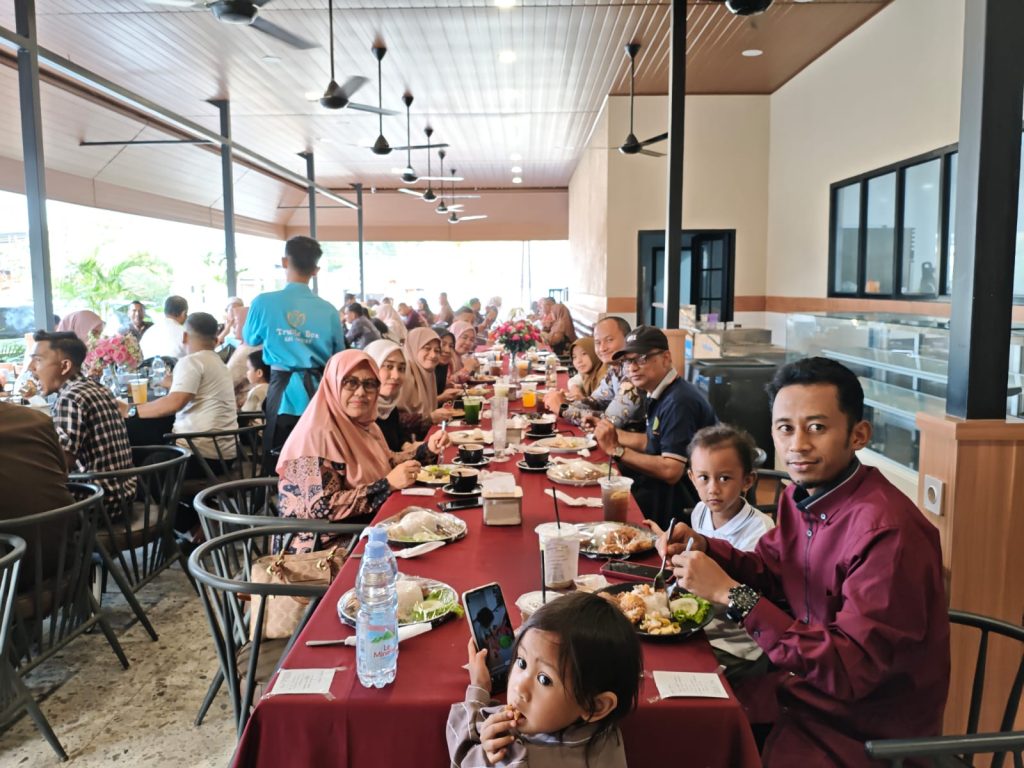 Pererat Silaturahmi, Keluarga Besar Mahkamah Syar'iyah Langsa Gelar Syukuran dan Makan Bersama