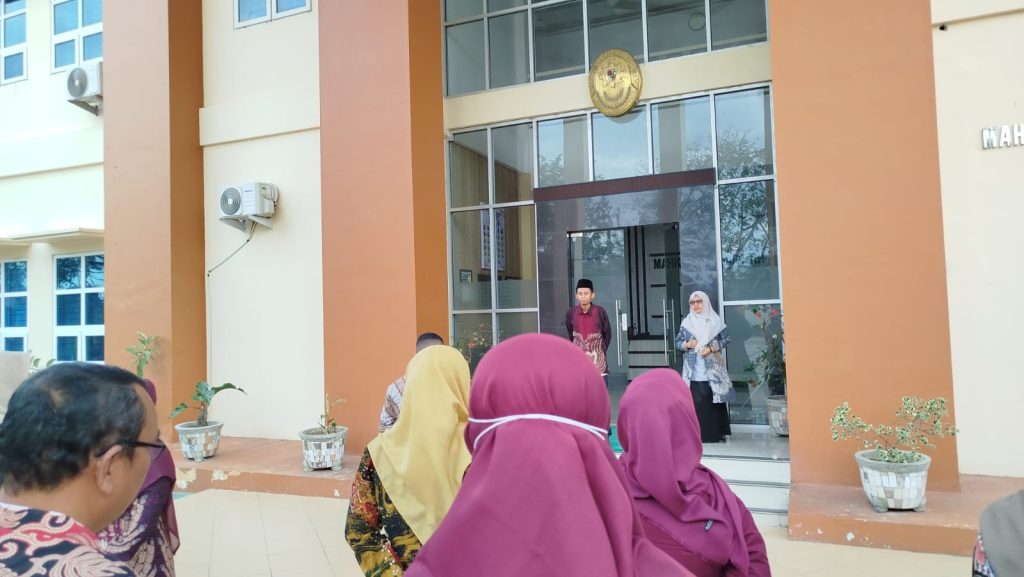 Apel Sore Jelang Ramadan : Pembina Apel Ajak Pegawai Tingkatkan Kinerja dan Sucikan Hati