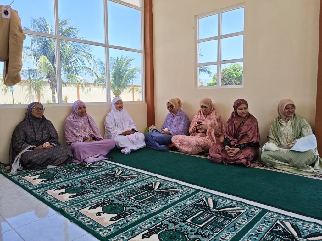 Sapa Masyarakat di Bulan Ramadan, Mahkamah Syar’iyah Langsa Gelar Public Campaign dan Bagi-Bagi Takjil