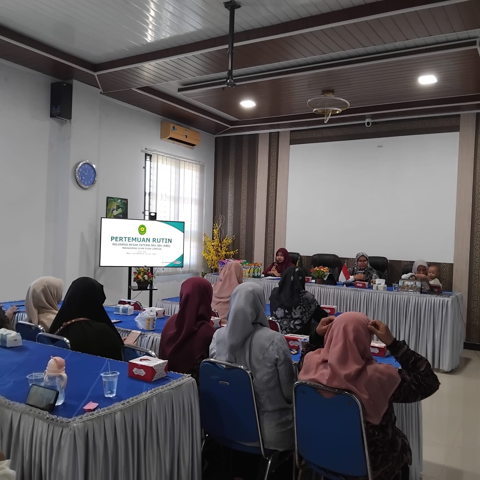 Semarak Hari Kartini, Dharmayukti Karini Cabang Langsa Gelar Fashion Show dan Bazar