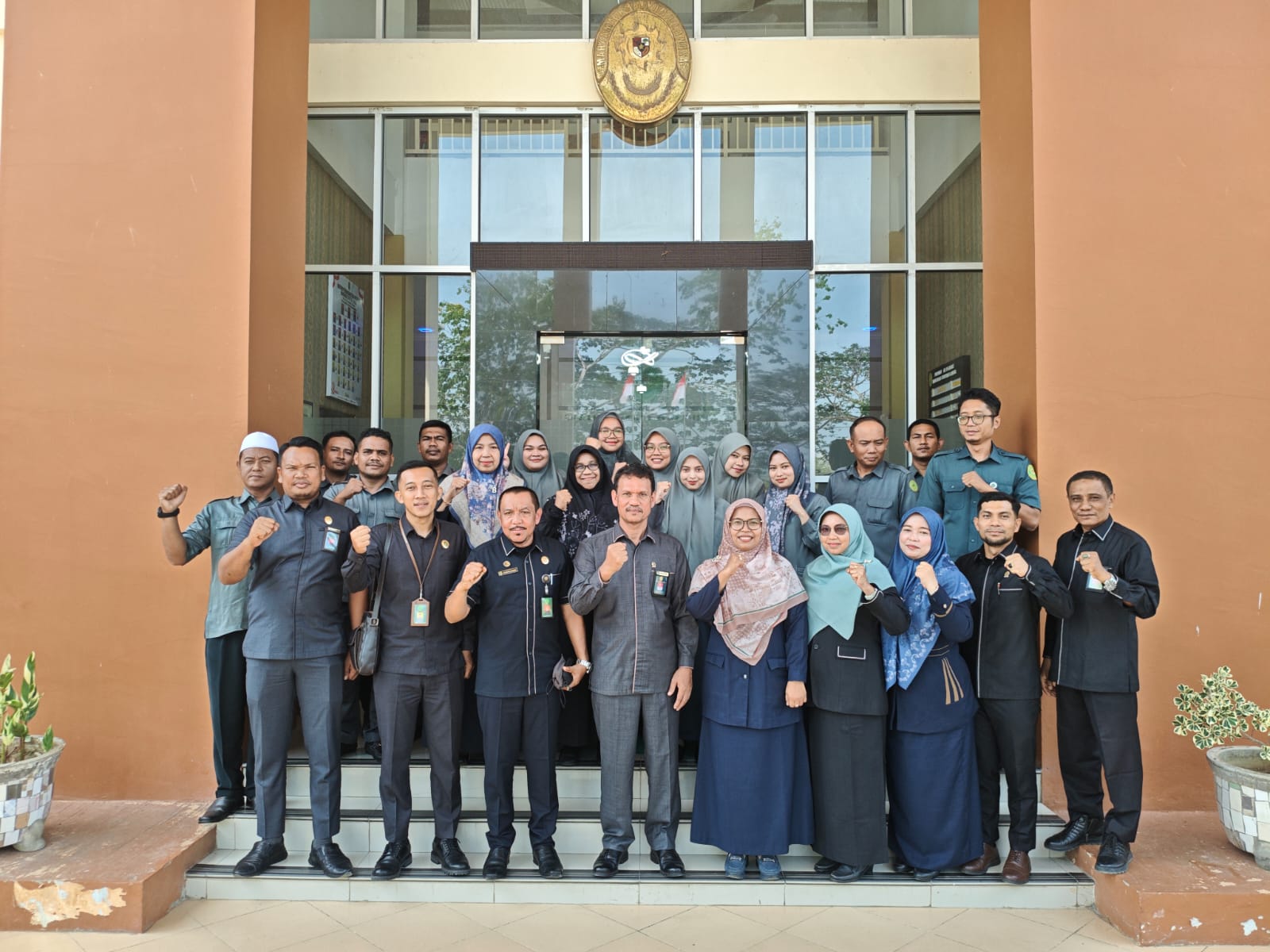 Briefing Pagi Petugas PTSP & Posbakum oleh Panitera Muda Hukum MS Langsa Ibu Athiatun Zakiah, S.H.I.