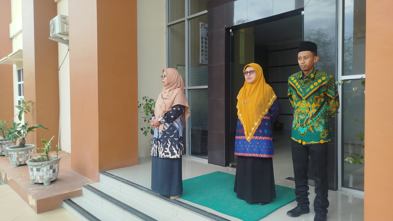 Kepala Sub Bagian Umum dan Keuangan MS Langsa Briefing Petugas PTSP