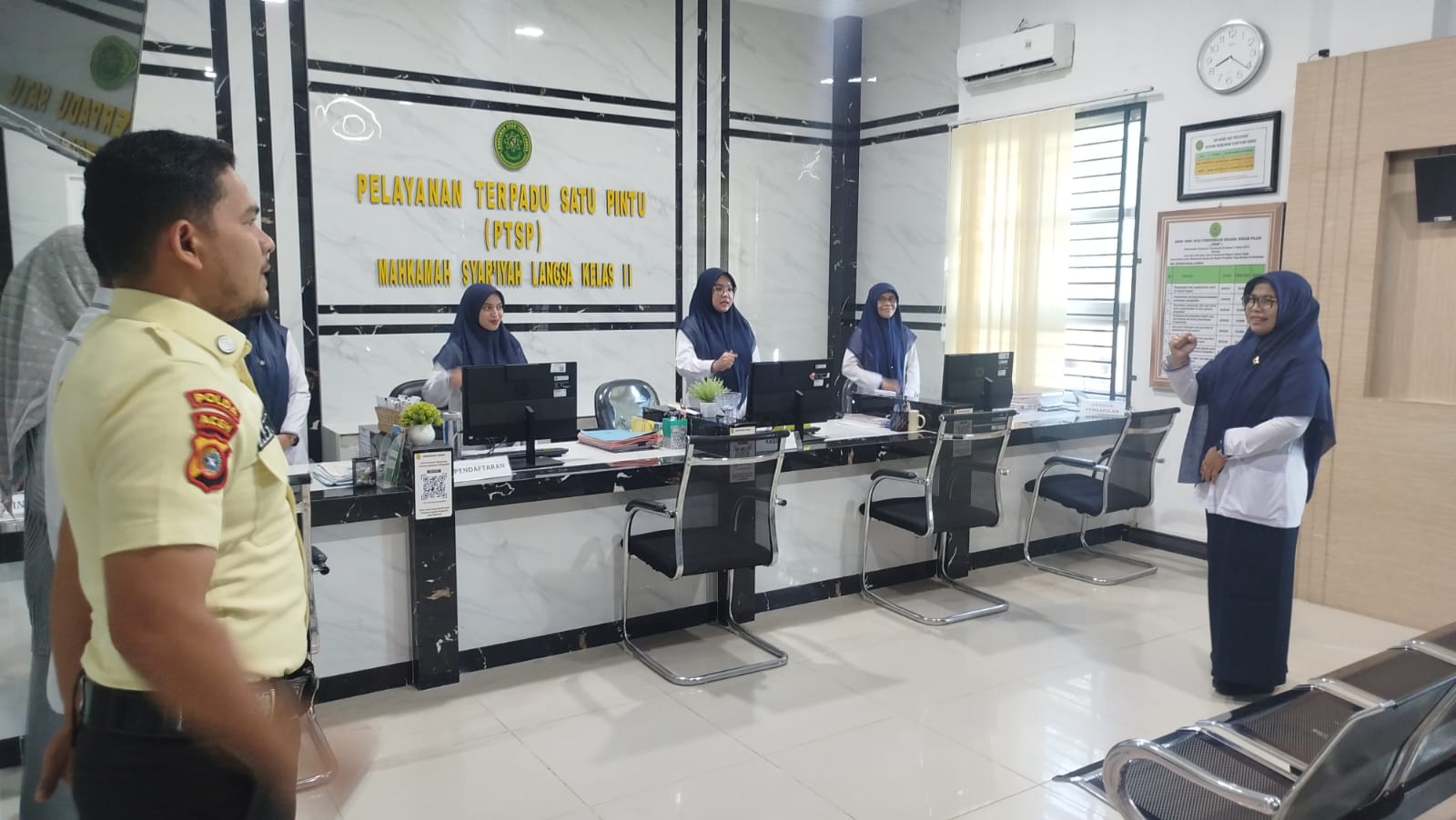 Ketua Mahkamah Syar'iyah Langsa Bakar Semangat Petugas PTSP: Layani Pencari Keadilan dengan Sepenuh Hati