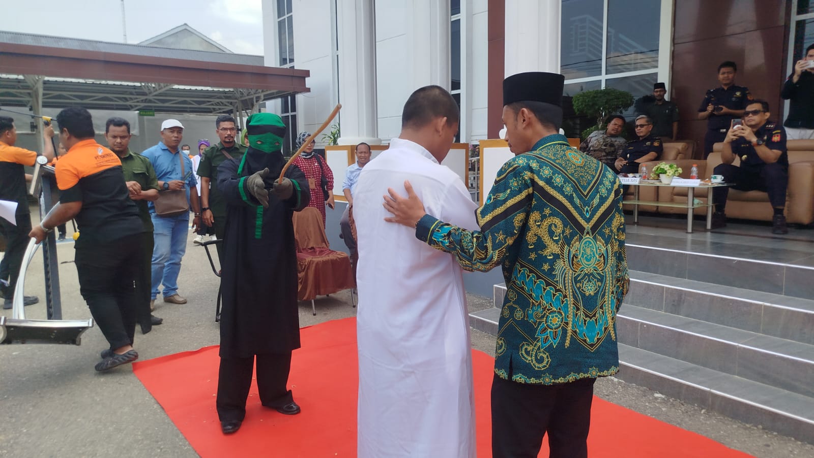 Pelaksanaan Eksekusi Cambuk terhadap terdakwa Pelanggaran Qanun Syar’iyah Islam Kota langsa
