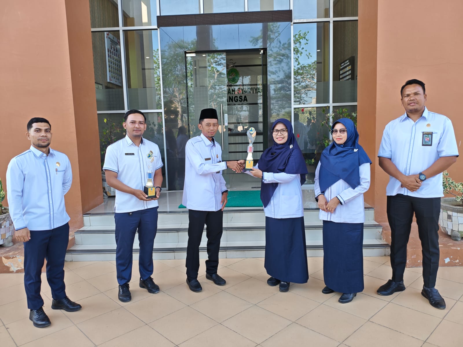 Ketua MS Langsa Pimpin Apel Senin Pagi: Tegaskan Profesionalisme dan Ketertiban Pelaporan