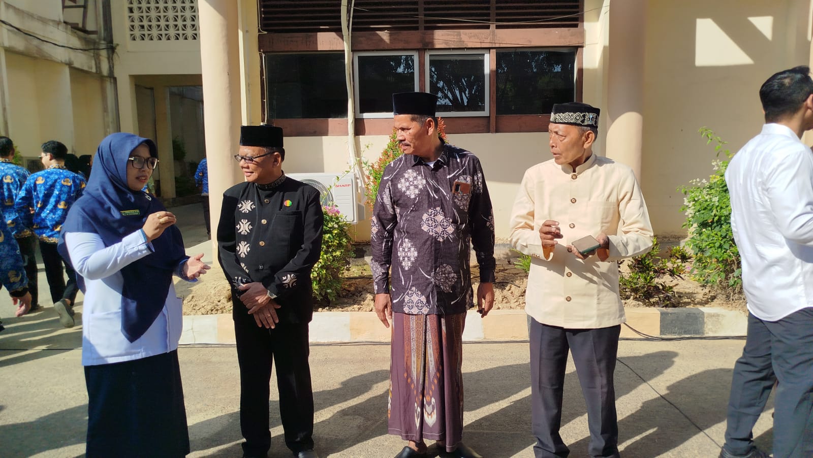 Berikan Layanan Prima, Panmud Permohonan MS Langsa Pimpin Briefing Pagi Petugas PTSP