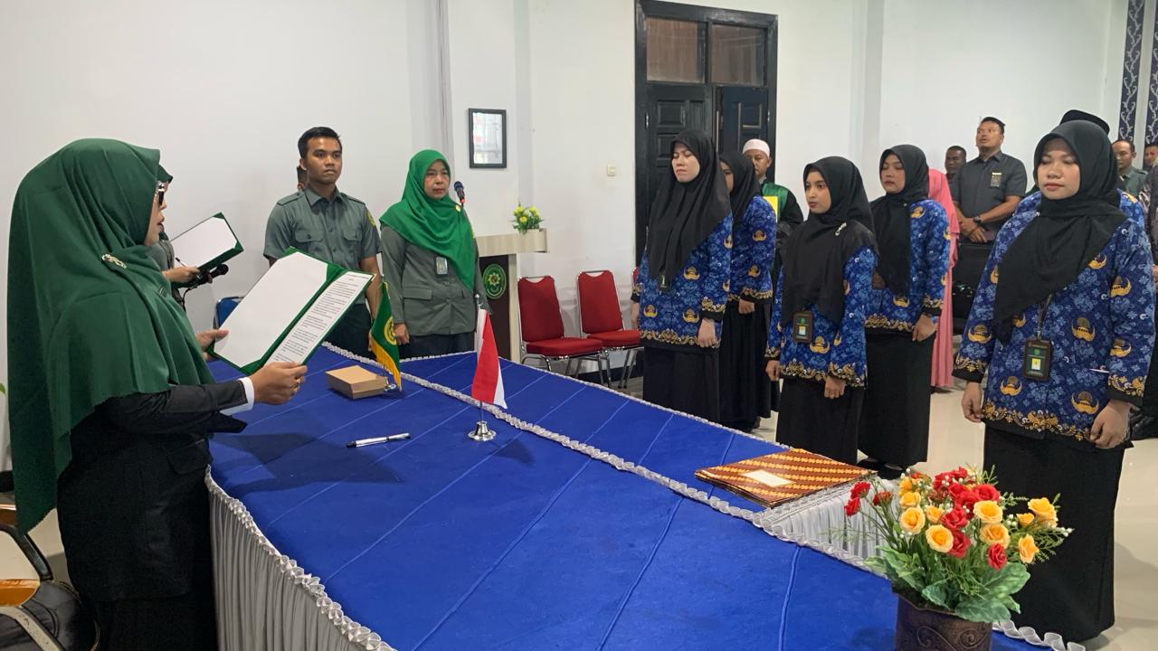 Briefing Pagi Petugas PTSP Oleh Hakim MS Langsa Bapak Yasin Yusuf Abdillah, S.H.I., M.H.