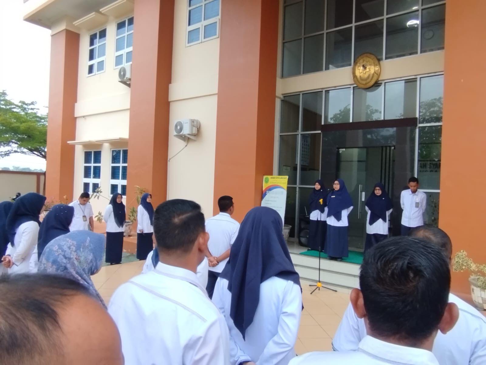 Jaga Kekompakan, Panmud Permohonan MS Langsa Pimpin Briefing Pagi Petugas PTSP