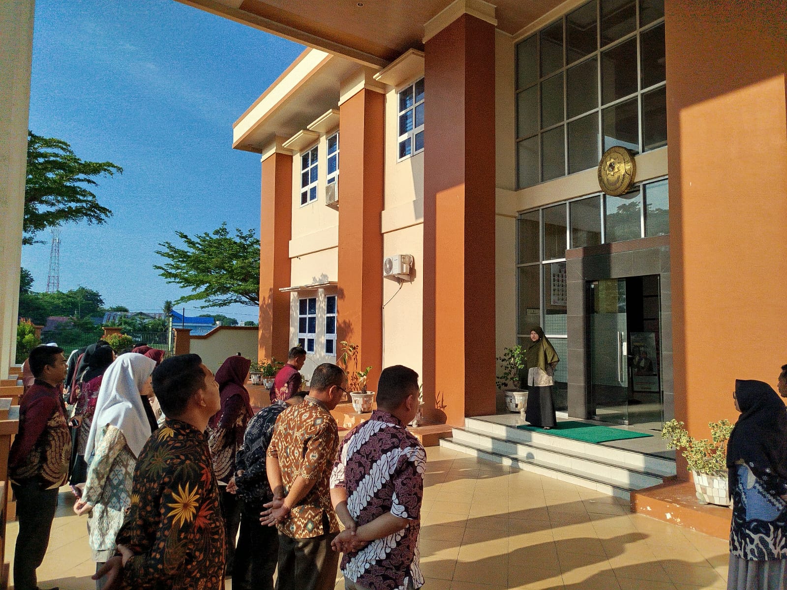 Pimpin Apel Jumat Sore, Hakim MS Langsa Ingatkan Pegawai Jaga Kesehatan dan Kekompakan