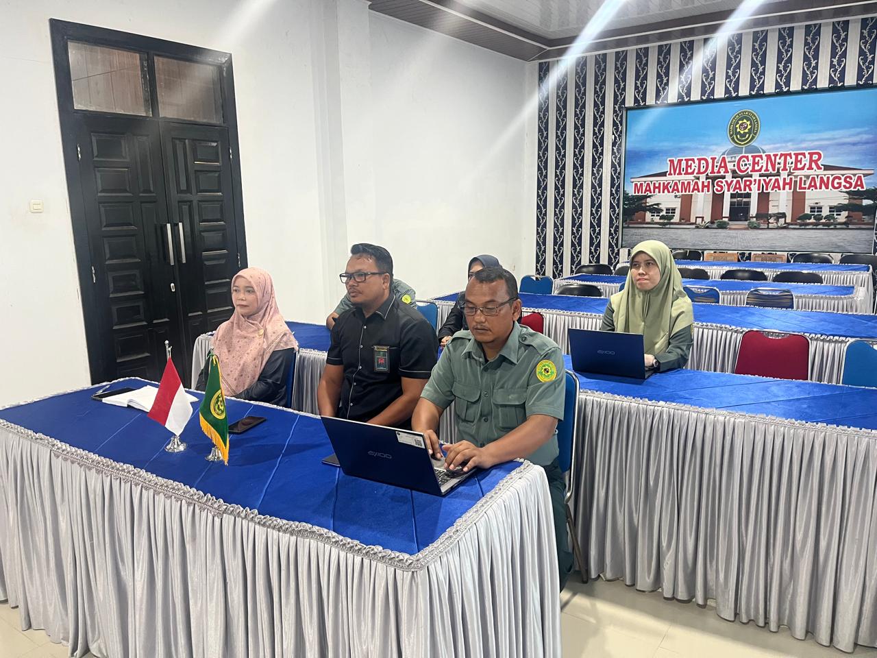 Gelorakan Semangat Melayani, Panitera Muda Permohonan MS Langsa Pimpin Briefing Pagi