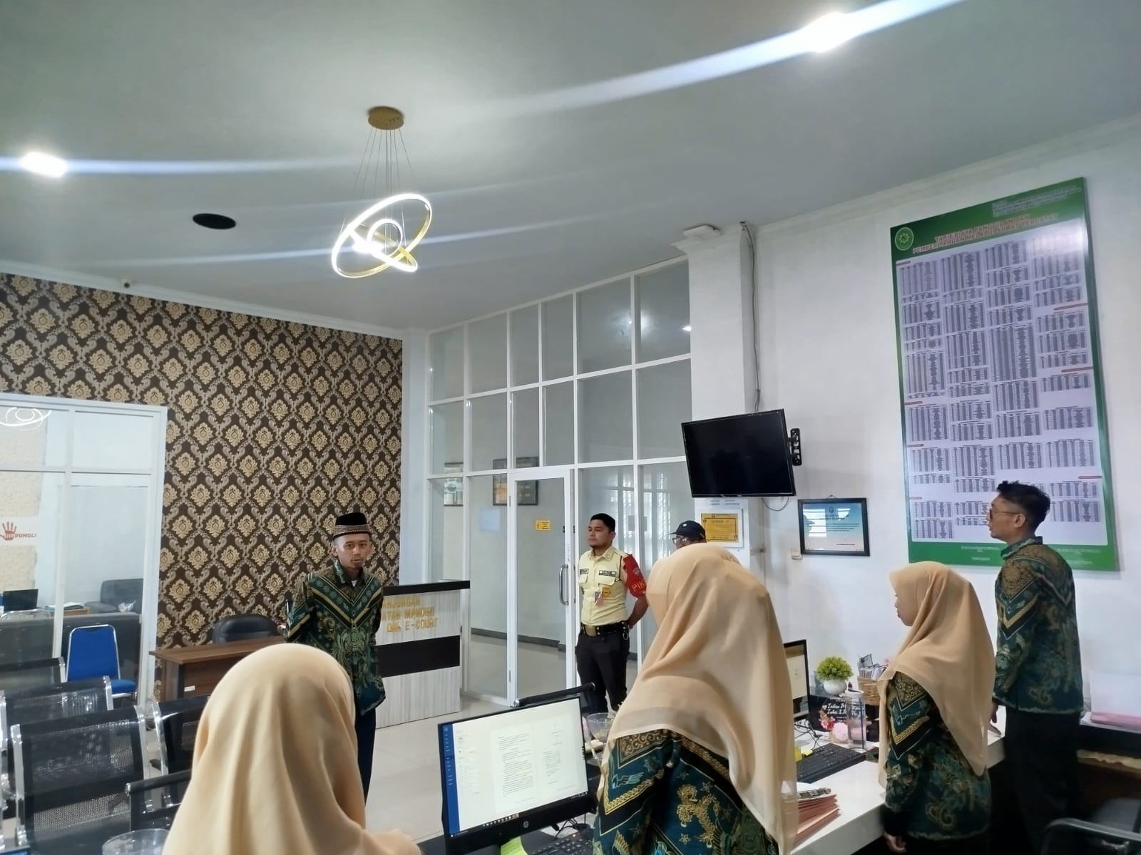 Briefing Pagi PTSP MS Langsa: Kunci Konsistensi Standar Pelayanan Prima