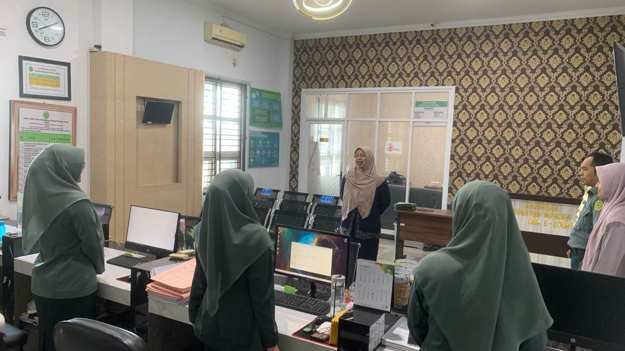 Tingkatkan Akurasi Layanan Digital, Panmud Gugatan MS Langsa Pimpin Briefing PTSP