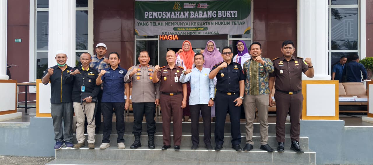 Sinergi Penegak Hukum, Sekretaris MS Langsa Hadiri Pemusnahan Barang Bukti di Kejari