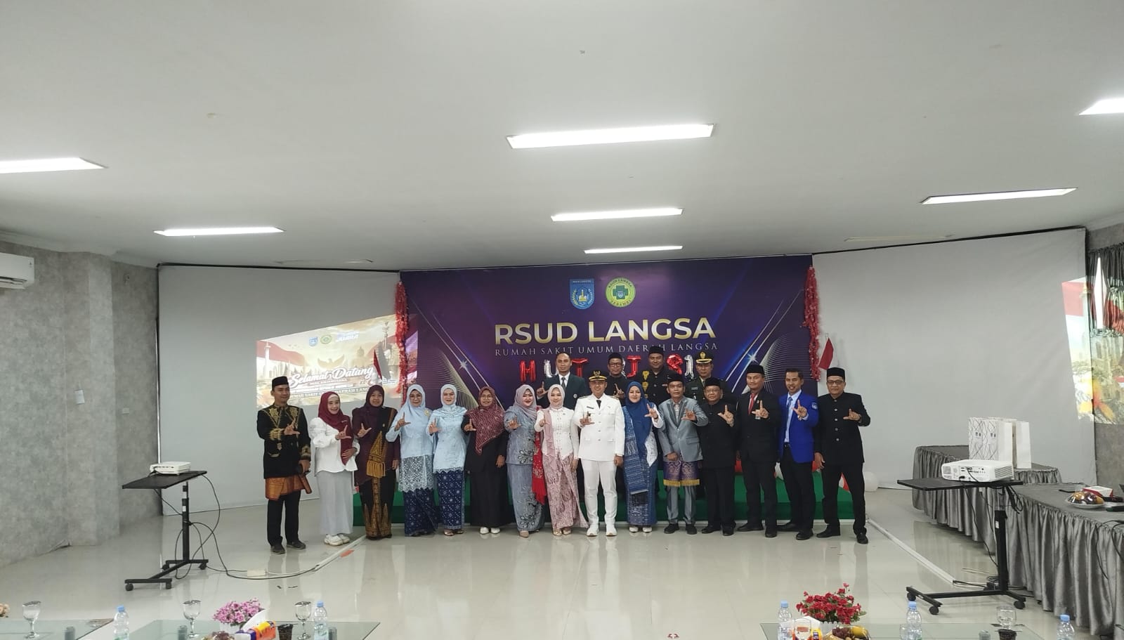 Sinergi Forkopimda, Ketua MS Langsa Hadiri Upacara HUT RI Ke-81 di Lapangan Merdeka