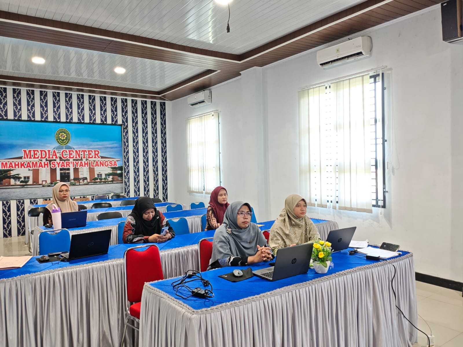 Tingkatkan Kualitas Layanan, Plt Sub Bagian Perencanaan, Teknologi Informasi, dan Pelaporan (PTIP) MS Langsa Tekankan Pelayanan Sepenuh Hati dalam Briefing PTSP
