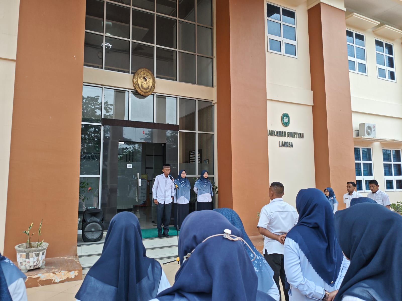 Pimpin Apel Senin Pagi, Hakim MS Langsa, Yasin Yusuf Abdillah Tekankan Pentingnya Kedisiplinan, Kerapian, dan Ketelitian Kerja