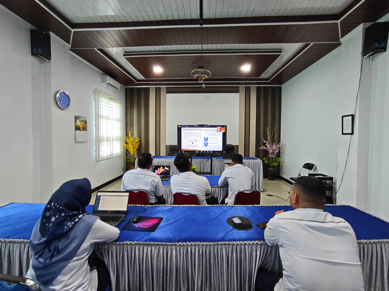 Hakim MS Langsa Pimpin Briefing Pagi, Tekankan Pentingnya Kedisiplinan Petugas PTSP