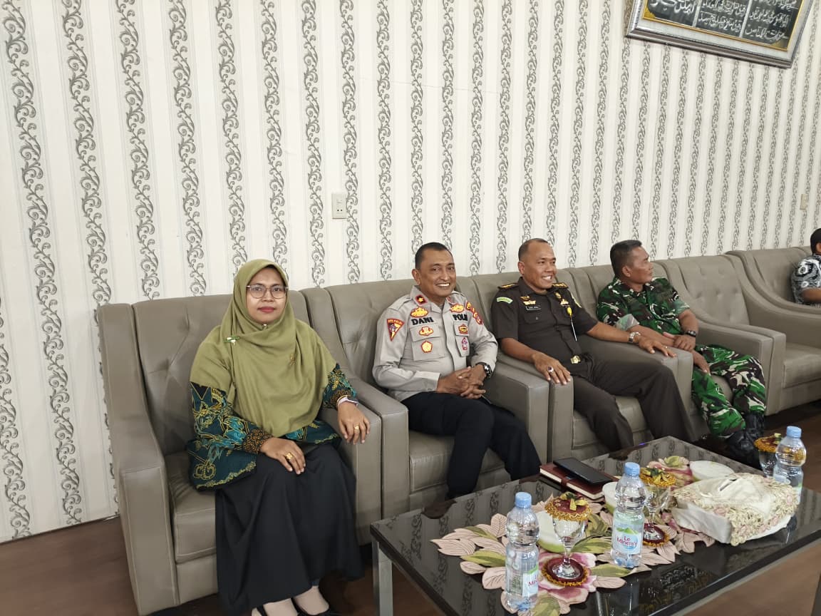 Ketua dan Para Hakim MS Langsa Mengikuti Webinar Komisi Yudisial RI tentang Judicial Wellbeing