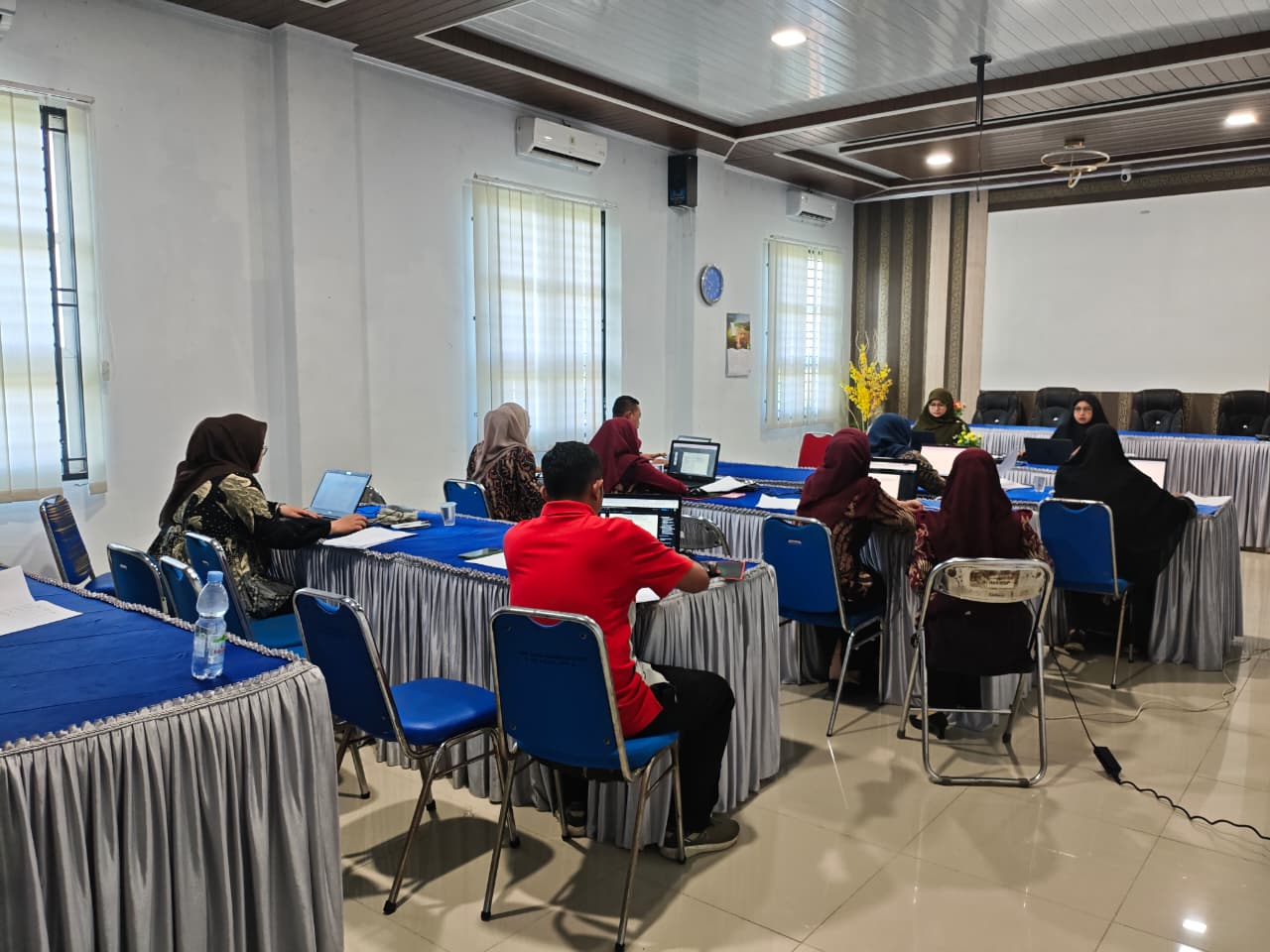 Wujudkan Pelayanan Berkualitas, Kasubbag Umum dan Keuangan MS Langsa Berikan Pengarahan Rutin di PTSP