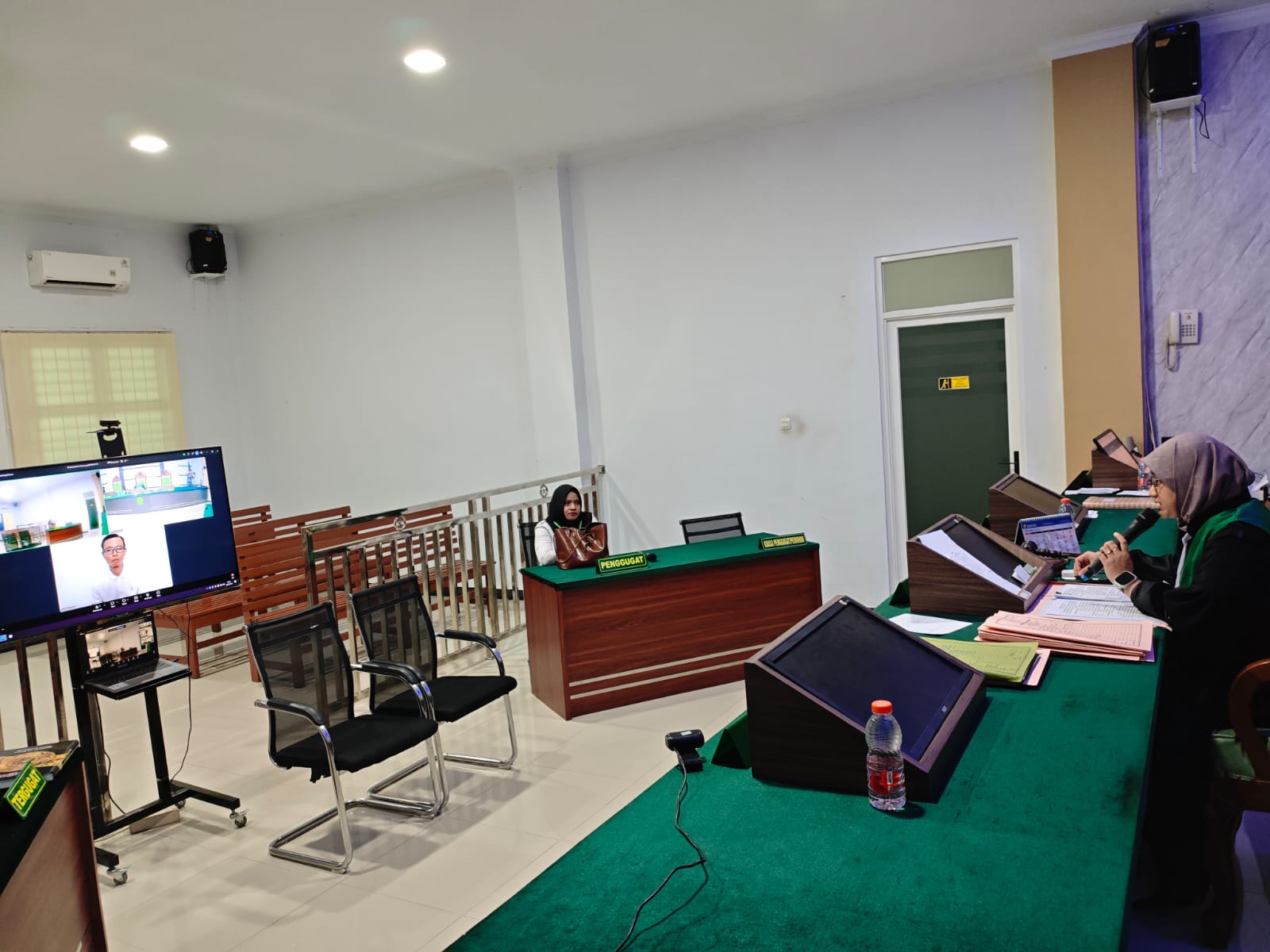 Gelar Briefing Pagi PTSP, Bapak Rasyadi, S.H. Tekankan Kesabaran dan Sikap Ramah dalam Melayani